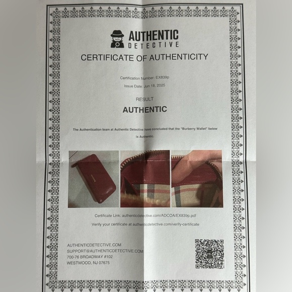 EUC Authentic Burberry zip around wallet.Red - Picture 11 of 11